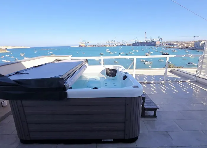 South32 3* Birżebbuġa