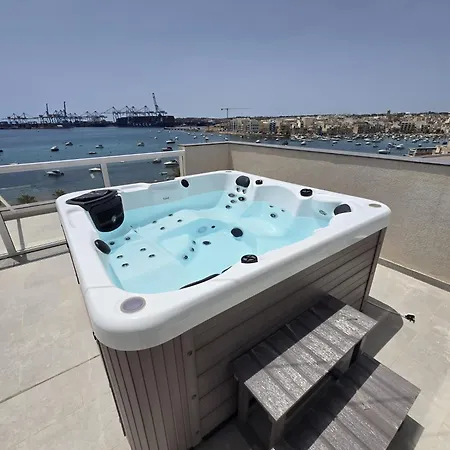 South32 Hotel