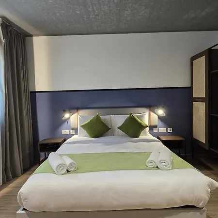 South32 Hotel