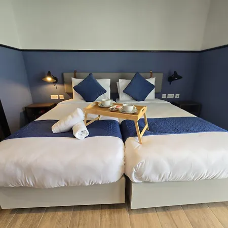 Hotel South32 3*