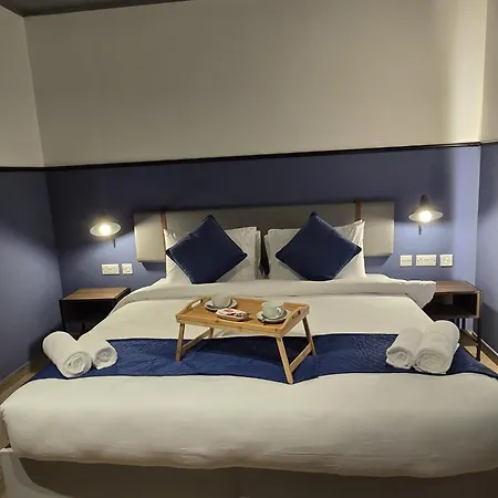 South32 Hotel