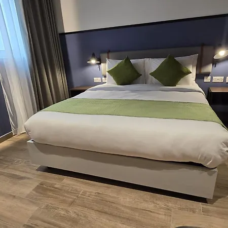 Hotel South32
