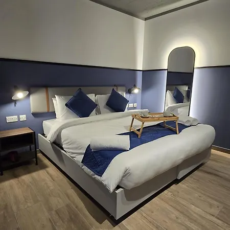 Hotel South32 3*