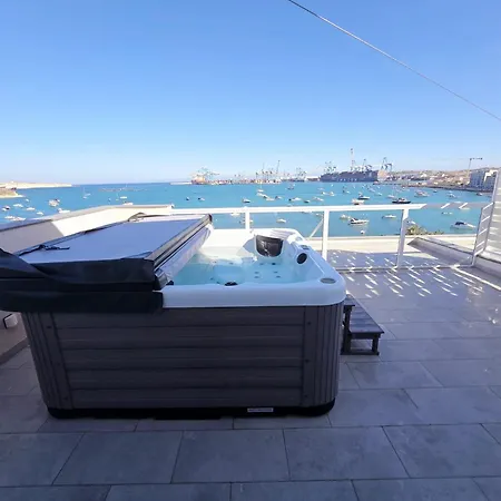 South32 3* Birżebbuġa