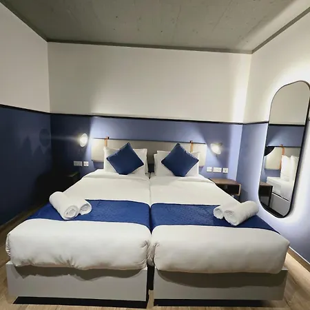 South32 Hotel 3*