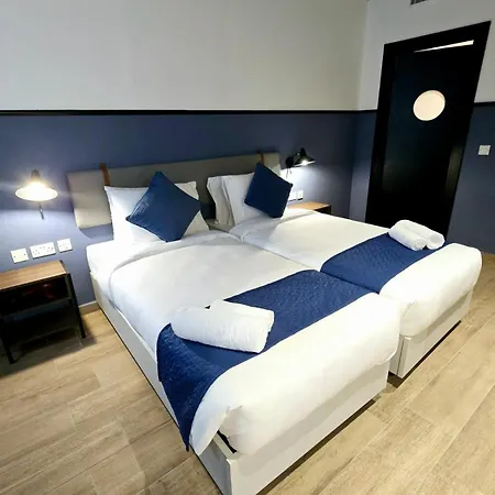 South32 Hotel 3*