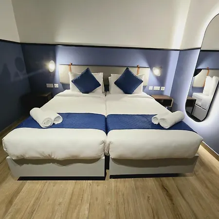 Hotell South32 Birżebbuġa