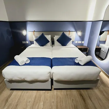 South32 Hotel 3*