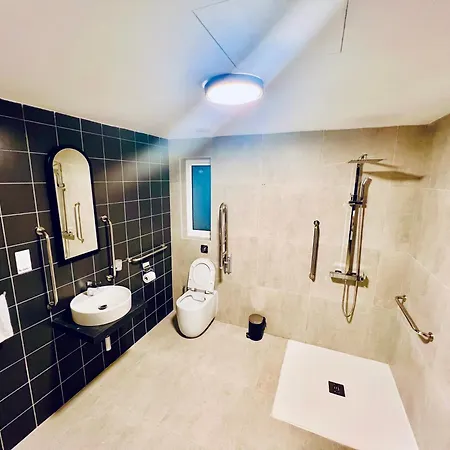 Hotell South32 Birżebbuġa