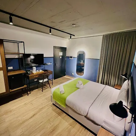 South32 Hotel 3*