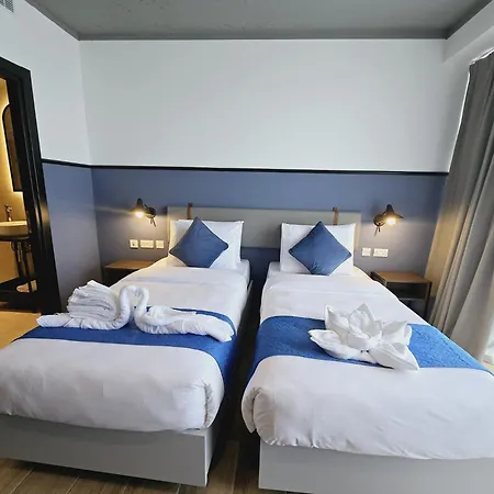 South32 Hotell Birżebbuġa