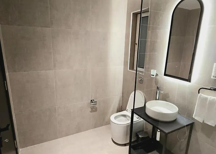 South32 Otel Birżebbuġa