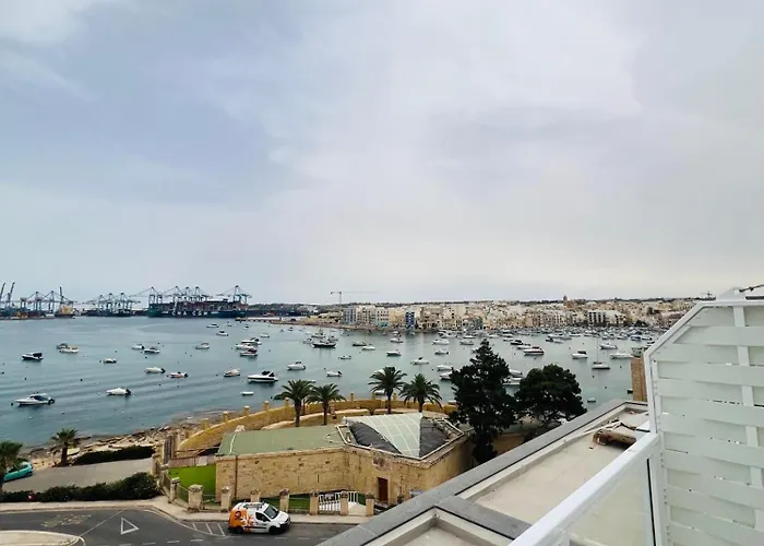 South32 3* Birżebbuġa